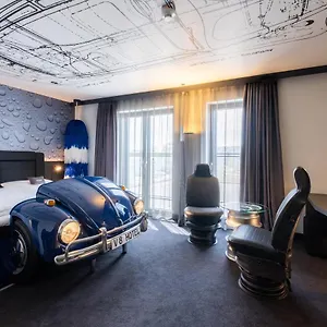 https://v8-hotel-koln-motorworld-an-ascend-hotel-collection-member.topcolognehotels.com